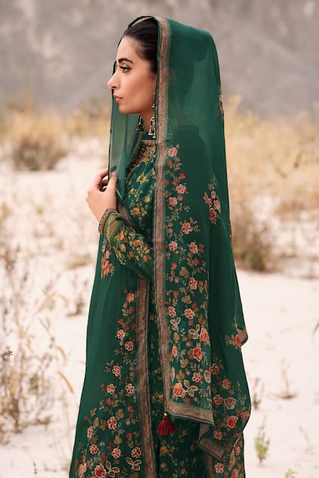 Buy_Label Varsha_Green Viscose Sequins, Embroidery Bandeau Bloom Work And Floral Print Kurta Set _Online_at_Aza_Fashions