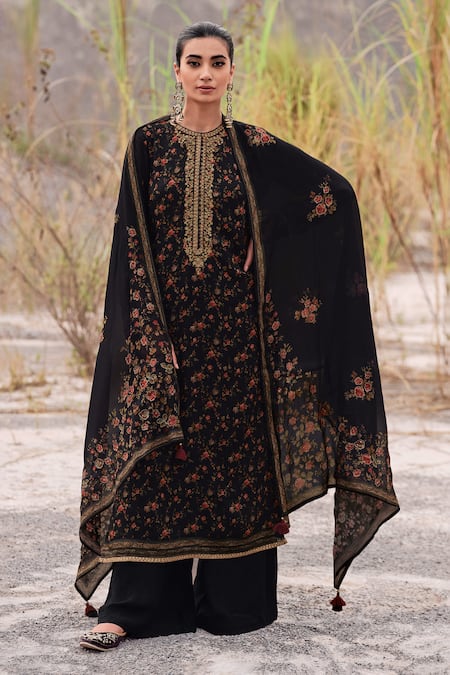 Label Varsha Black Kurta And Dupatta Viscose Organza Printed Floral & Embroidered Pant Set 