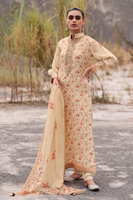 Label Varsha Ivory Kurta And Dupatta Viscose Organza Printed Floral Embroidered & Pant Set 