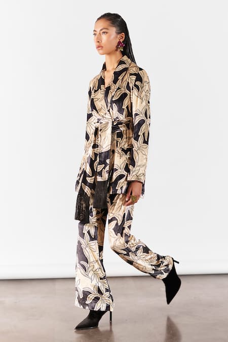 Studio Rigu Black Velvet Fringe Hazel Print Blazer With Pant Online at Aza Fashions Studio Rigu_Black Velvet Fringe Hazel Print Blazer With Pant _Online_at_Aza_Fashions