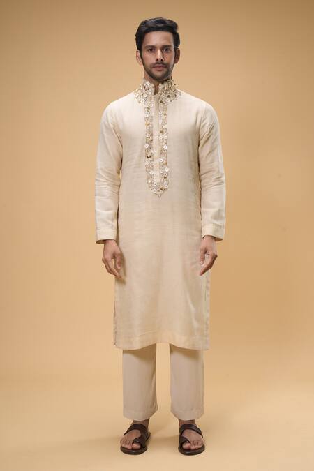 Buy Taavare Off White Kota Doria Sequins, Beads Floral Applique Placement Kurta With Pant Online at Aza Fashions Buy_Taavare_Off White Kota Doria Sequins, Beads Floral Applique Placement Kurta With Pant_Online_at_Aza_Fashions