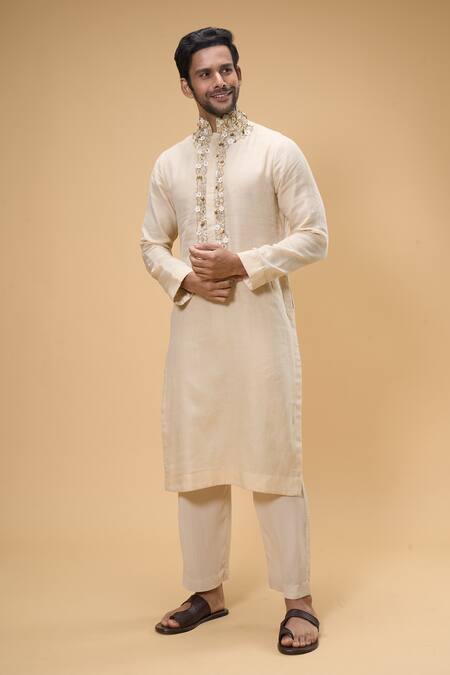 Shop Taavare Off White Kota Doria Sequins, Beads Floral Applique Placement Kurta With Pant Online at Aza Fashions Shop_Taavare_Off White Kota Doria Sequins, Beads Floral Applique Placement Kurta With Pant_Online_at_Aza_Fashions