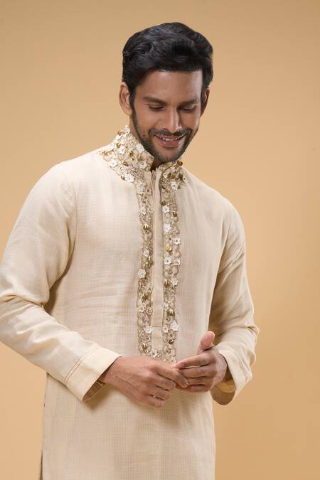 Taavare Off White Kota Doria Sequins, Beads Floral Applique Placement Kurta With Pant at Aza Fashions Taavare_Off White Kota Doria Sequins, Beads Floral Applique Placement Kurta With Pant_at_Aza_Fashions