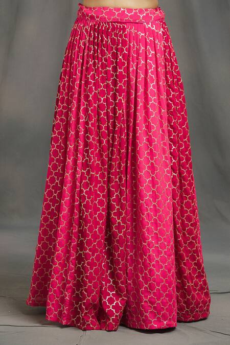 Samyukta Singhania_Pink Floral Scoop Neck Sequin Work Lehenga Set_at_Aza_Fashions