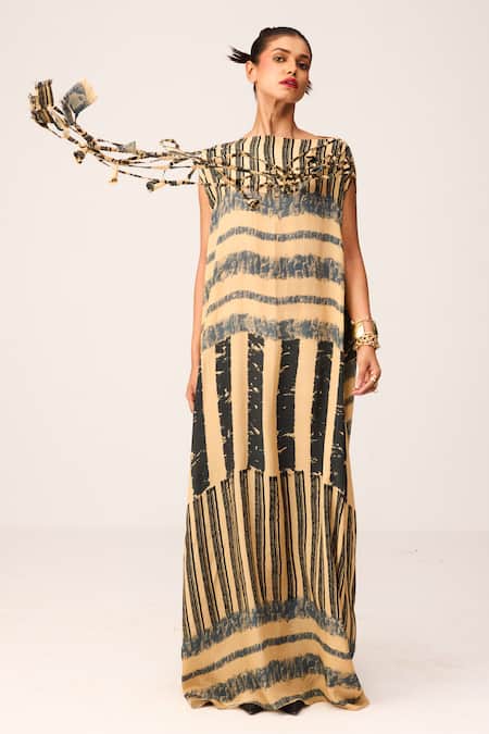 Label Shristi Chetani_Black Crepe Fringe Scoop Neck Linear Print Pleated Dress _at_Aza_Fashions
