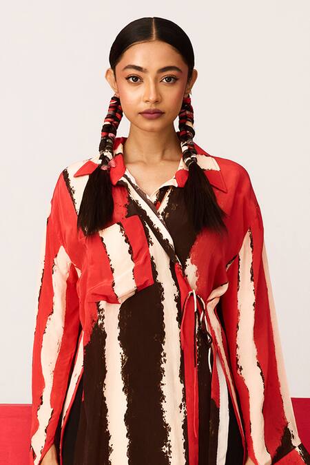 Label Shristi Chetani_Red Crepe V-neck Printed Shirt With Flared Pant _Online_at_Aza_Fashions