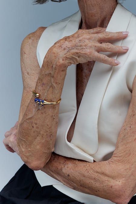 Outhouse The Lazuli Sculpt Handcuff 