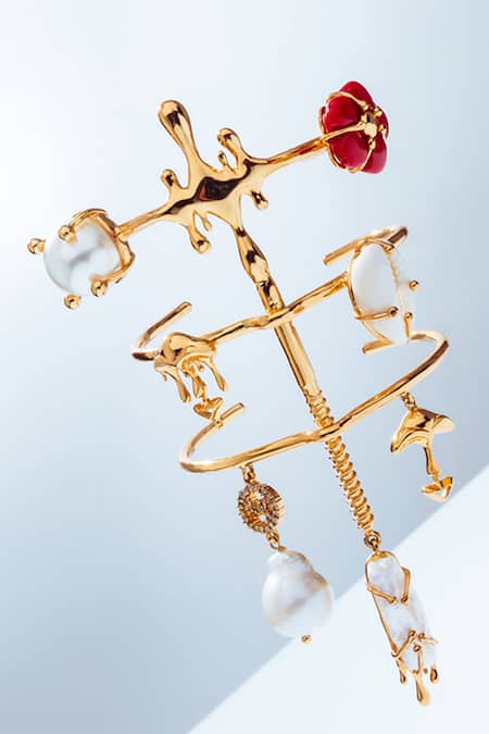 Outhouse The Cartella Handcuff 