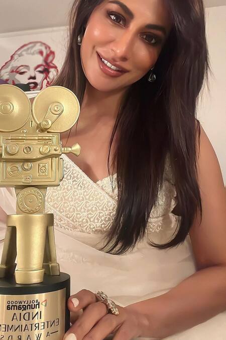 Premya By Manishii_White Organza, Tulle Pearls, Border Embroidered Saree With Corset Blouse _at_Aza_Fashions