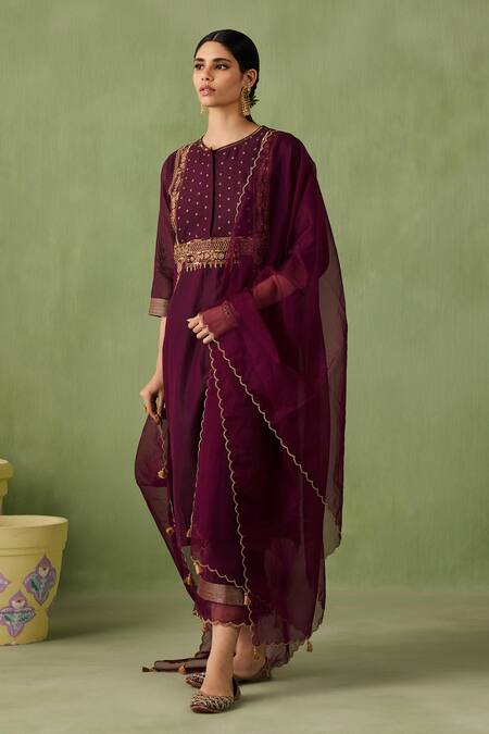 Sureena Chowdhri_Wine Silk, Chanderi, Organza Beads Round Neck Mughal Jaal Kurta Set_Online_at_Aza_Fashions