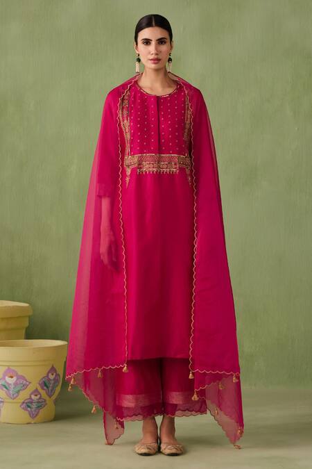 Sureena Chowdhri_Magenta Silk, Chanderi, Organza Beads, Zari Round Mughal Jaal Work Kurta Set_Online_at_Aza_Fashions