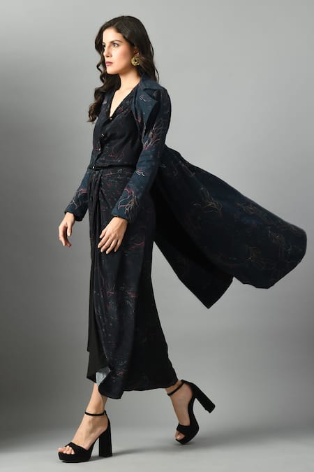 Shop Fishcanfly Blue Linen Embroidery, Zari Collared Alice In Wondersea Printed Trench Jacket Online at Aza Fashions Shop_Fishcanfly_Blue Linen Embroidery, Zari Collared Alice In Wondersea Printed Trench Jacket _Online_at_Aza_Fashions