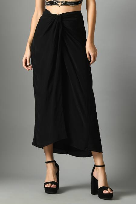 Buy_Fishcanfly_Black Crepe Silk Embroidery Zari Nylah Bustier And Moonshine Draped Skirt Set 