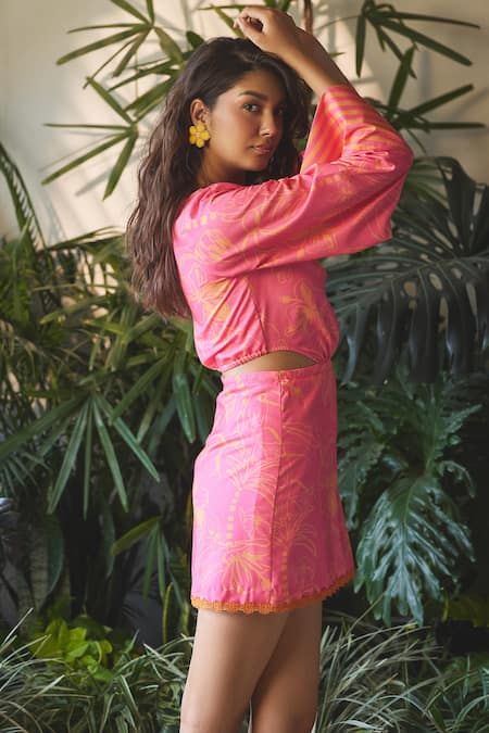 Sonam Parmar Jhawar_Pink Linen Printed Toucan Round Beth Dress _Online_at_Aza_Fashions