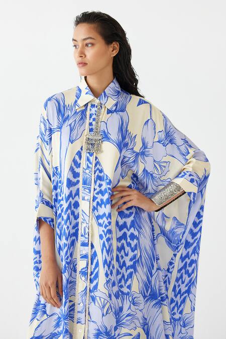 Buy Studio Rigu Blue Velvet Collared Contrast Aphrodite Print Kimono With Pant Online at Aza Fashions Buy_Studio Rigu_Blue Velvet Collared Contrast Aphrodite Print Kimono With Pant _Online_at_Aza_Fashions