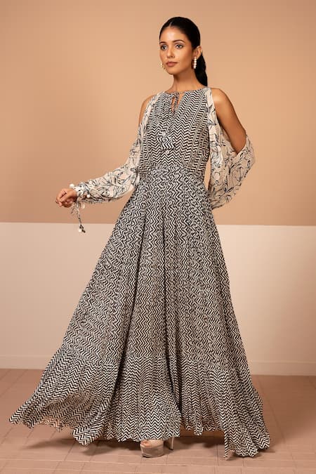 Kelaayah Chevron Print Cold Shoulder Sleeves Gown 