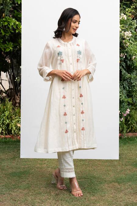 Buy OMI Off White Chanderi, Cotton Satin Embroidery, Lace Round Floral Kurta Pant Set Online at Aza Fashions Buy_OMI_Off White Chanderi, Cotton Satin Embroidery, Lace Round Floral Kurta Pant Set _Online_at_Aza_Fashions