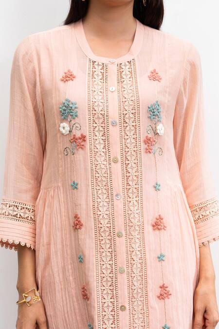 Shop OMI Peach Chanderi, Cotton Satin Lace, Embroidery Floral Thread Kurta Pant Set Online at Aza Fashions Shop_OMI_Peach Chanderi, Cotton Satin Lace, Embroidery Floral Thread Kurta Pant Set _Online_at_Aza_Fashions