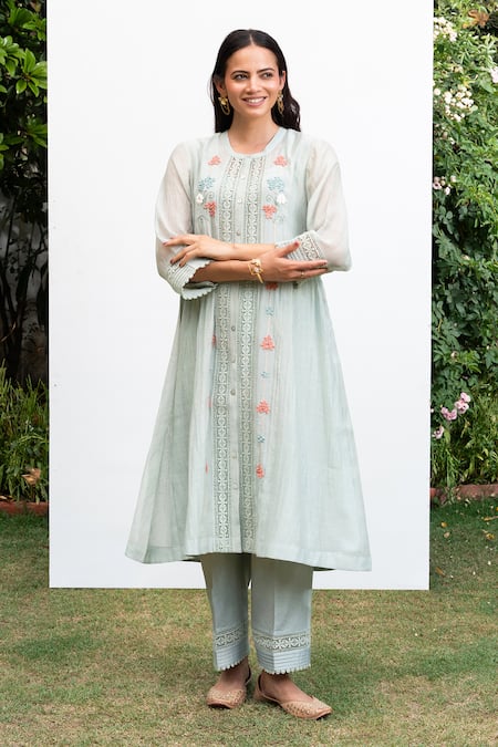 Buy OMI Green Chanderi, Cotton Satin Lace, Embroidery Floral Thread Work Kurta Pant Set Online at Aza Fashions Buy_OMI_Green Chanderi, Cotton Satin Lace, Embroidery Floral Thread Work Kurta Pant Set _Online_at_Aza_Fashions