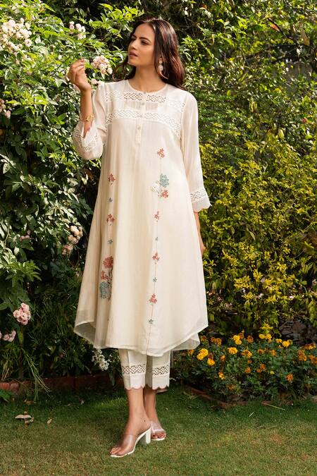 Shop OMI Off White Chanderi, Cotton Satin Lace, Embroidery Round Neck Kurta Pant Set Online at Aza Fashions Shop_OMI_Off White Chanderi, Cotton Satin Lace, Embroidery Round Neck Kurta Pant Set _Online_at_Aza_Fashions
