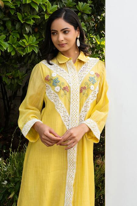 OMI Yellow Chanderi, Cotton Satin Lace, Embroidery Floral Work Kurta Pant Set Online at Aza Fashions OMI_Yellow Chanderi, Cotton Satin Lace, Embroidery Floral Work Kurta Pant Set _Online_at_Aza_Fashions