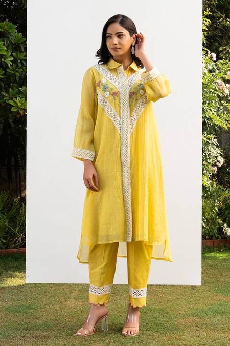 OMI Yellow Chanderi, Cotton Satin Lace, Embroidery Floral Work Kurta Pant Set at Aza Fashions OMI_Yellow Chanderi, Cotton Satin Lace, Embroidery Floral Work Kurta Pant Set _at_Aza_Fashions