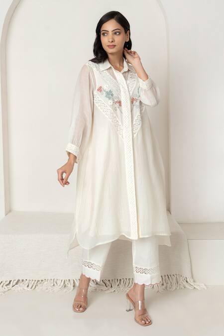 OMI Off White Chanderi, Cotton Satin Lace, Embroidery Collared Kurta Pant Set Online at Aza Fashions OMI_Off White Chanderi, Cotton Satin Lace, Embroidery Collared Kurta Pant Set _Online_at_Aza_Fashions