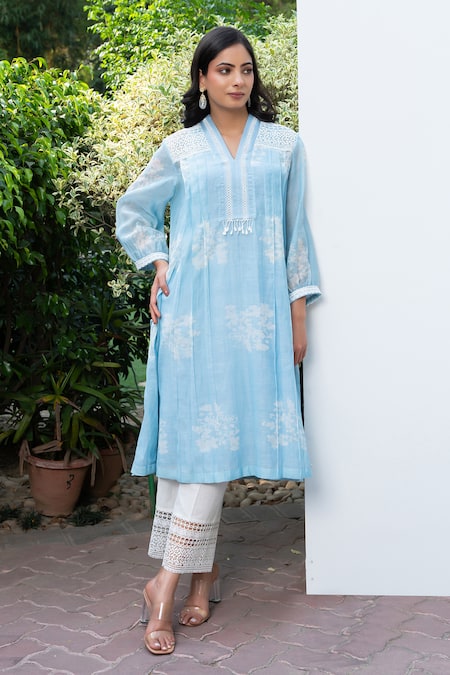 OMI Blue Chanderi, Cotton Lace, Embroidery V-neck Printed Kurta Pant Set Online at Aza Fashions OMI_Blue Chanderi, Cotton Lace, Embroidery V-neck Printed Kurta Pant Set _Online_at_Aza_Fashions