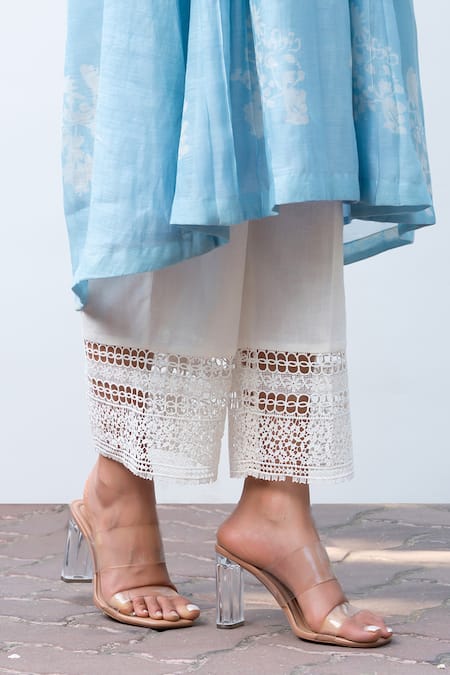OMI Blue Chanderi, Cotton Lace, Embroidery V-neck Printed Kurta Pant Set at Aza Fashions OMI_Blue Chanderi, Cotton Lace, Embroidery V-neck Printed Kurta Pant Set _at_Aza_Fashions