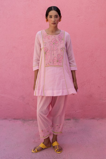 Nimbu Mirchi_Pink Cotton Sequins, Embroidery Round Neck Blossom Yoke Short Kurta With Salwar _at_Aza_Fashions