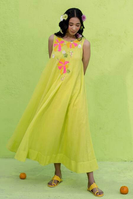 Buy_Nimbu Mirchi_Green Cotton, Kota Doria Embroidery, Sequins Round Neck Flora Patch Midi Dress _Online_at_Aza_Fashions