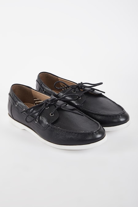 Hats Off Accessories Black Solid Lace-up Boat Shoes
