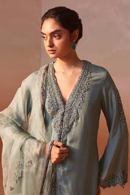 Buy Nitika Gujral Green Silk, Organza Embroidery, Zari V-neck Bloom Kurta Palazzo Set Buy_Nitika Gujral_Green Silk, Organza Embroidery, Zari V-neck Bloom Kurta Palazzo Set