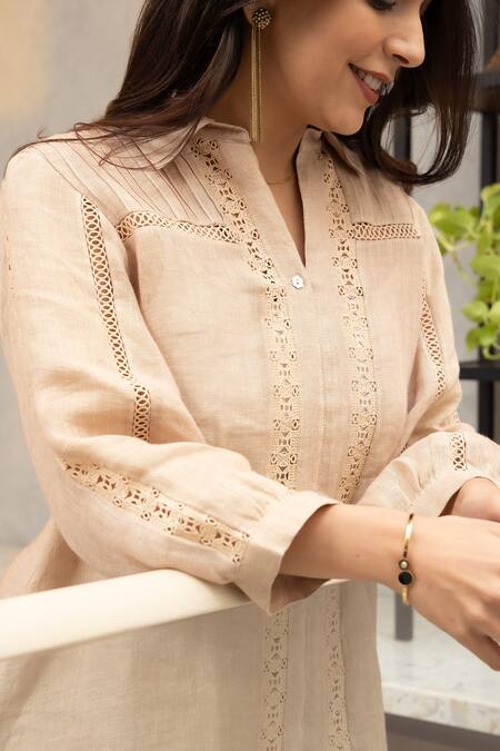 OMI Beige Linen Lace Collared Riso Floral Embellished Tunic Online at Aza Fashions OMI_Beige Linen Lace Collared Riso Floral Embellished Tunic _Online_at_Aza_Fashions