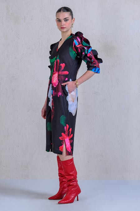Buy The Dramebaaz CO Black Art Twill Printed Floral V Neck La Vie En Rose Pattern Ruffle Dress Online at Aza Fashions Buy_The Dramebaaz CO_Black Art Twill Printed Floral V Neck La Vie En Rose Pattern Ruffle Dress _Online_at_Aza_Fashions