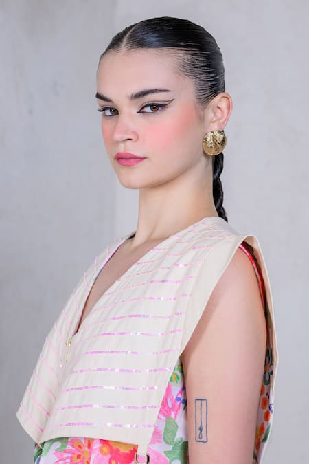 Shop_The Dramebaaz CO_White Art Twill Print Floral V-neck Daisy Dazzle Dress _Online_at_Aza_Fashions