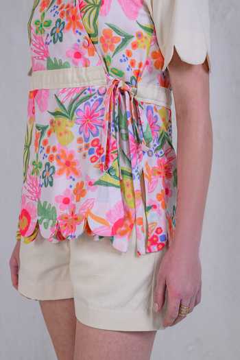 Buy The Dramebaaz CO White Art Twill Print Floral Stand Garden Glam Side-tie Shirt With Shorts Online at Aza Fashions Buy_The Dramebaaz CO_White Art Twill Print Floral Stand Garden Glam Side-tie Shirt With Shorts _Online_at_Aza_Fashions