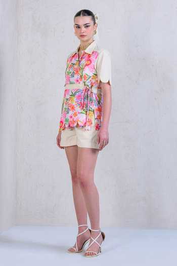 The Dramebaaz CO White Art Twill Print Floral Stand Garden Glam Side-tie Shirt With Shorts at Aza Fashions The Dramebaaz CO_White Art Twill Print Floral Stand Garden Glam Side-tie Shirt With Shorts _at_Aza_Fashions