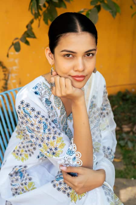 Buy Maison Shefali Ivory Cotton, Chanderi Lace, Embroidery V-neck Floral Boota Print Kurta Pant Set Online at Aza Fashions Buy_Maison Shefali_Ivory Cotton, Chanderi Lace, Embroidery V-neck Floral Boota Print Kurta Pant Set _Online_at_Aza_Fashions