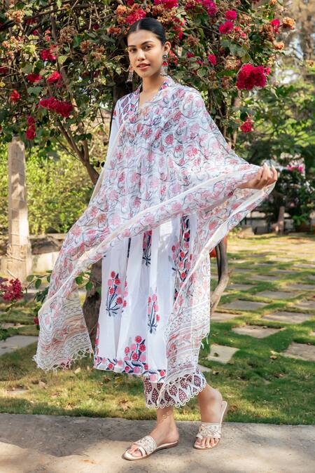 Buy_Maison Shefali_Ivory Cotton, Chanderi, Kota Doria Floral Boota Print Kurta Straight Pant Set _Online_at_Aza_Fashions