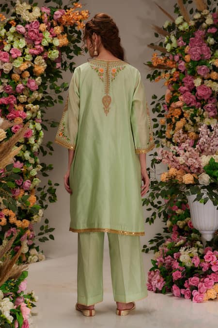 Preeti S Kapoor_Green Chanderi, Cotton, Organza Embroidery Round Neck Floral Kurta Pant Set _Online_at_Aza_Fashions