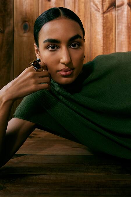 Buy Voyce Jewellery Maroon Stones Radiance Crystal Stud Earrings Online at Aza Fashions Buy_Voyce Jewellery_Maroon Stones Radiance Crystal Stud Earrings _Online_at_Aza_Fashions