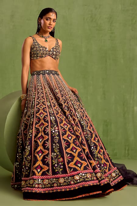 Buy Neha Khullar Black Organza, Viscose, Crepe Sequins, Geometric Printed Embellished Lehenga Set Buy_Neha Khullar_Black Organza, Viscose, Crepe Sequins, Geometric Printed Embellished Lehenga Set