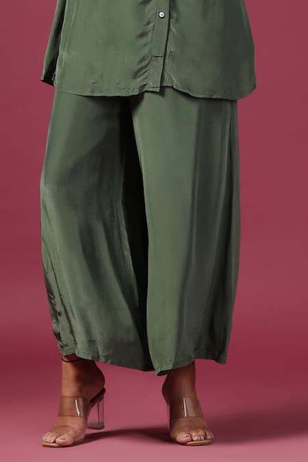 Two Sisters By Gyans Green Georgette Cut Work, Pearls, Sequins Collared 3d Shirt Kurta And Pant Set Online at Aza Fashions Two Sisters By Gyans_Green Georgette Cut Work, Pearls, Sequins Collared 3d Shirt Kurta And Pant Set _Online_at_Aza_Fashions