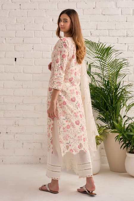 Shop Bhawna Sethi Ivory Cotton, Silk, Chanderi Beads, Embroidery Lily Floral And Leaf Kurta Set at Aza Fashions Shop_Bhawna Sethi_Ivory Cotton, Silk, Chanderi Beads, Embroidery Lily Floral And Leaf Kurta Set _at_Aza_Fashions