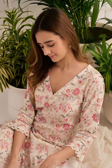Buy Bhawna Sethi Ivory Cotton, Silk, Chanderi Beads, Embroidery Lily Floral And Leaf Kurta Set Online at Aza Fashions Buy_Bhawna Sethi_Ivory Cotton, Silk, Chanderi Beads, Embroidery Lily Floral And Leaf Kurta Set _Online_at_Aza_Fashions