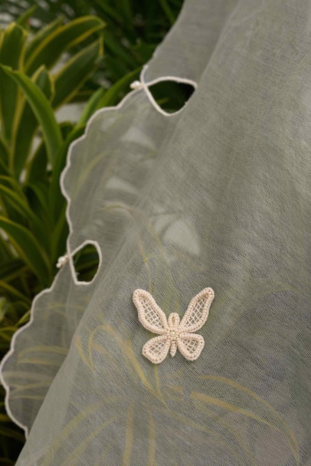 Shop Bhawna Sethi Grey Cotton, Silk, Chanderi Beads, Embroidery, Floral And Leaf Hand Kurta Set Online at Aza Fashions Shop_Bhawna Sethi_Grey Cotton, Silk, Chanderi Beads, Embroidery, Floral And Leaf Hand Kurta Set _Online_at_Aza_Fashions