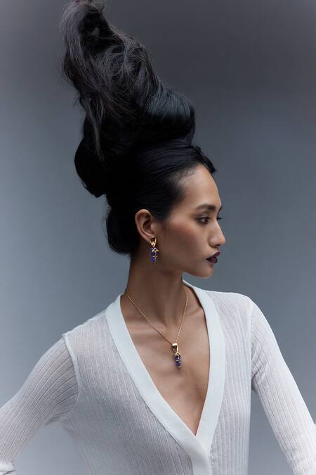 Buy_Outhouse_Gold Plated The Lazuli Sculpt Pendant Necklace _Online_at_Aza_Fashions