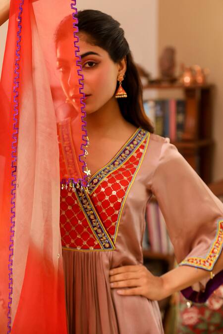 Shop Bhawna Sethi Beige Satin, Georgette, Organza Embroidery, Sequins, Beads Sepia Yoke Kurta Set Shop_Bhawna Sethi_Beige Satin, Georgette, Organza Embroidery, Sequins, Beads Sepia Yoke Kurta Set