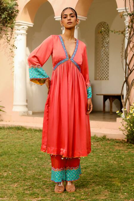Bhawna Sethi Coral Satin, Organza, Georgette Beads, Embroidery Plunge Neck Kurta Set Online at Aza Fashions Bhawna Sethi_Coral Satin, Organza, Georgette Beads, Embroidery Plunge Neck Kurta Set _Online_at_Aza_Fashions